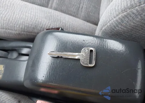 1997 Geo Prizm Lsi from USA, damaged, VIN 1Y1SK5268VZ404938